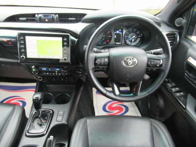 Toyota HILUX 2.8L Invincible X NV73YHW Red #4