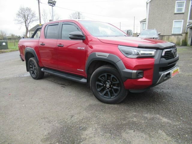 Toyota HILUX 2.8L Invincible X Red