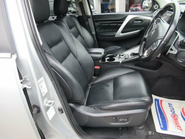 Mitsubishi Shogun Sport 2.4L 4 Silver #3