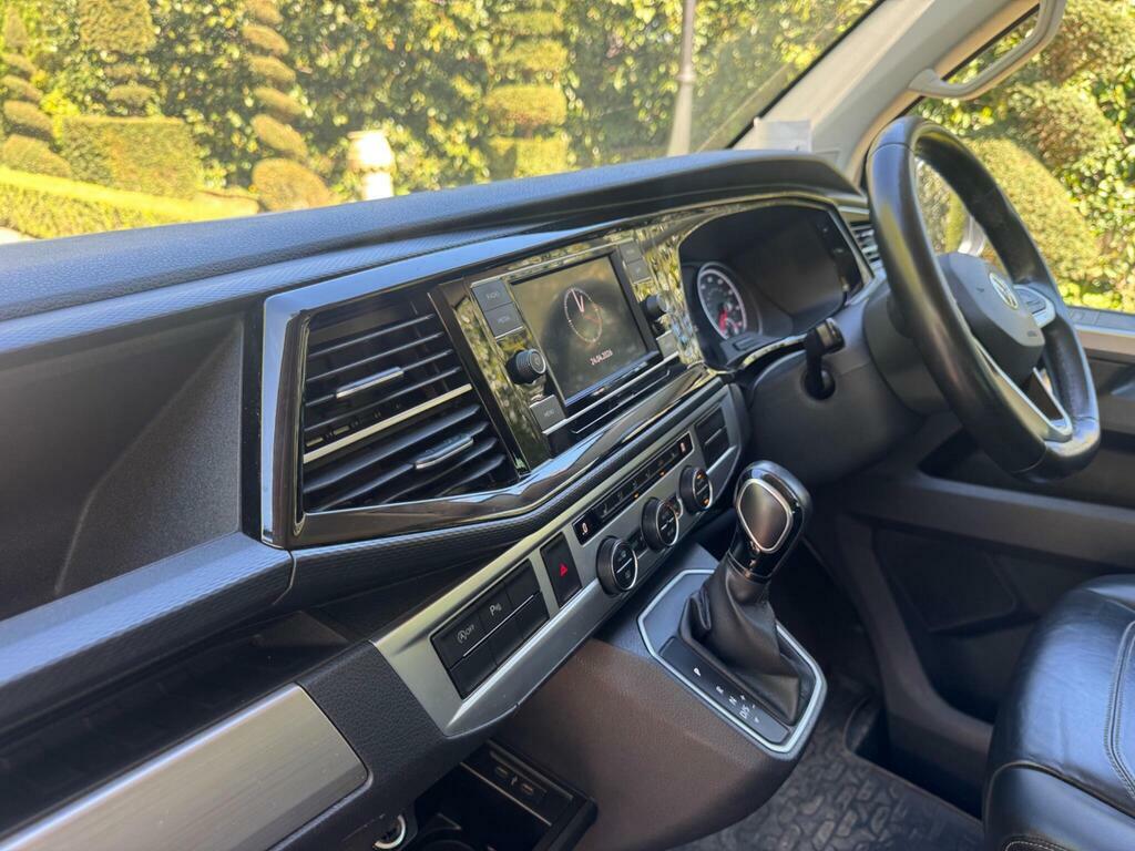 Volkswagen Caravelle 2.0 Tdi Executive Mpv GU70BPF Grey #4