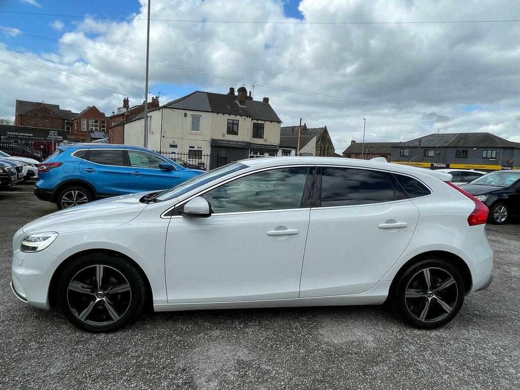 Volvo V40 Hatchback 2.0 D2 R-design Euro 6 Ss 20181 NJ18ZPS White #4