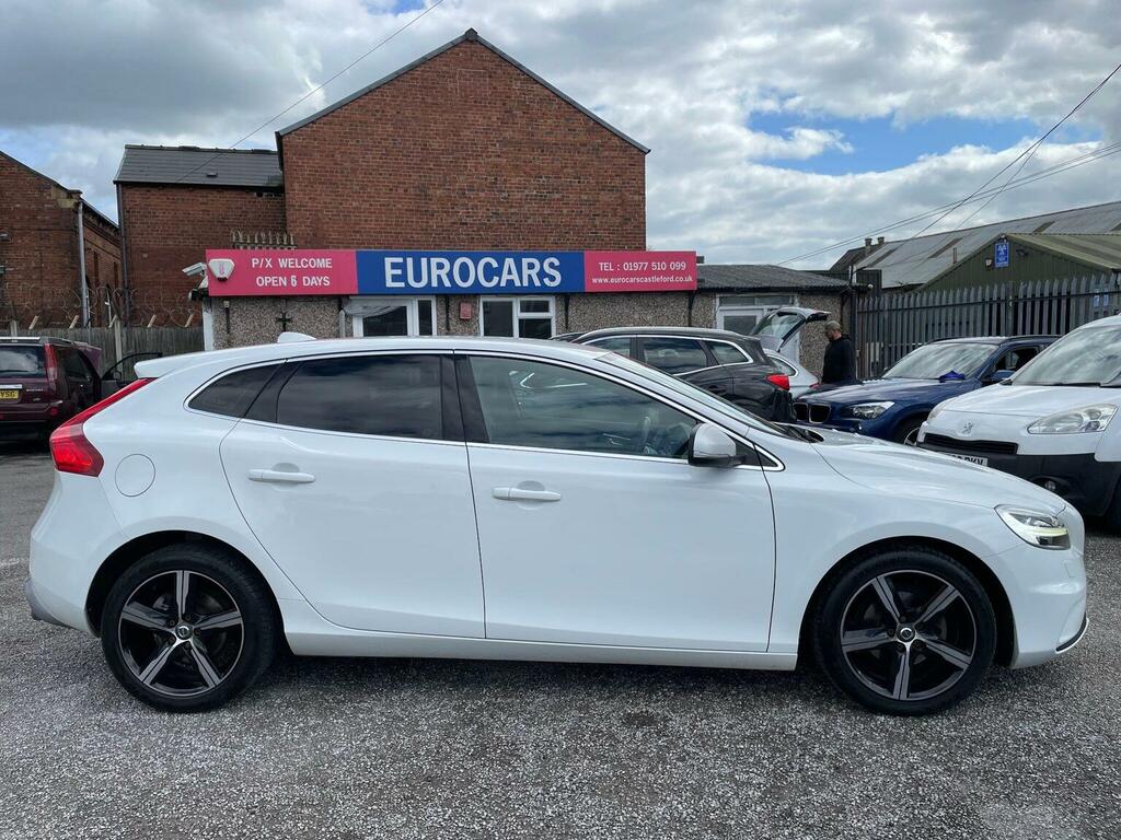 Volvo V40 Hatchback 2.0 D2 R-design Euro 6 Ss 20181 NJ18ZPS White #3