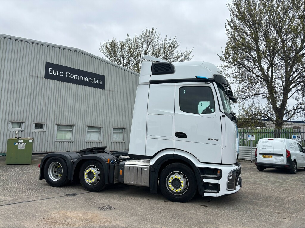 Mercedes-Benz  2548Ls CN25OOH White #3
