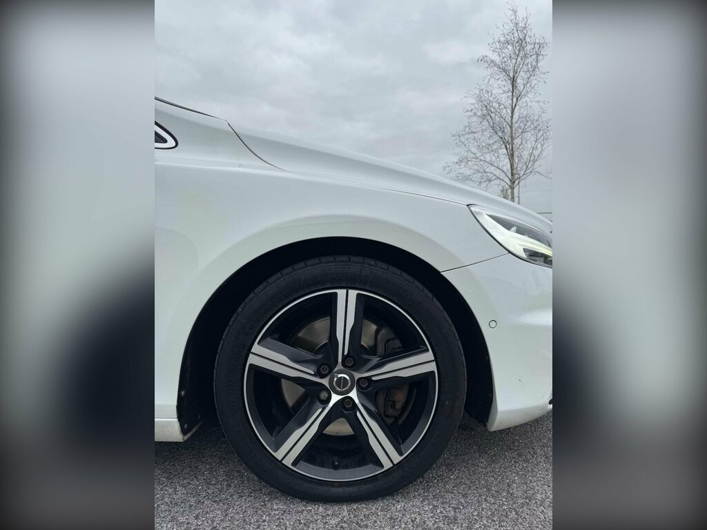 Volvo V40 2.0 D4 R-design Nav Plus Euro 6 Ss NA17KWE White #4