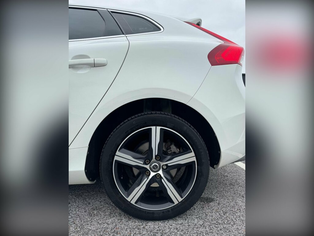 Volvo V40 2.0 D4 R-design Nav Plus Euro 6 Ss NA17KWE White #6