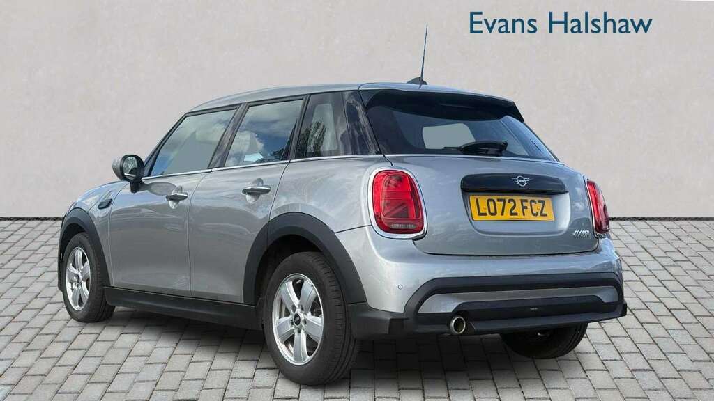 Mini Hatch 1.5 Cooper Classic 2022 LO72FCZ Silver #2