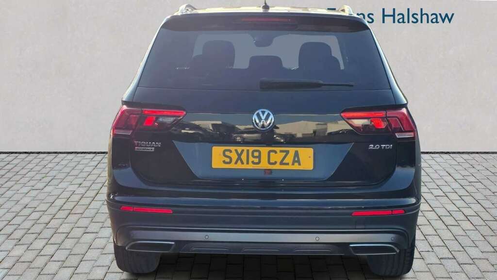 Volkswagen Tiguan Allspace 2.0 Tdi Match 2019 SX19CZA Black #4