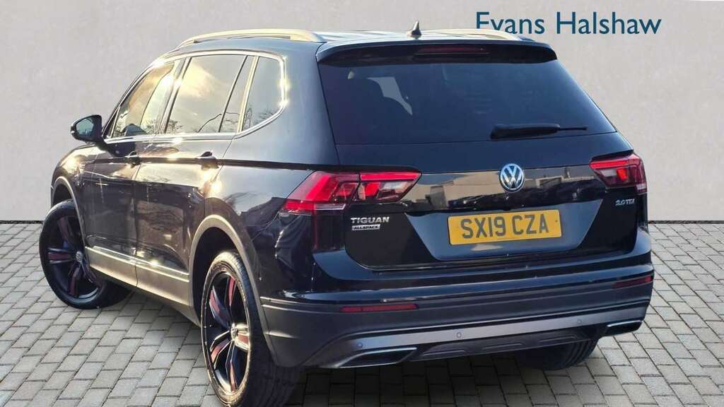 Volkswagen Tiguan Allspace 2.0 Tdi Match 2019 SX19CZA Black #2
