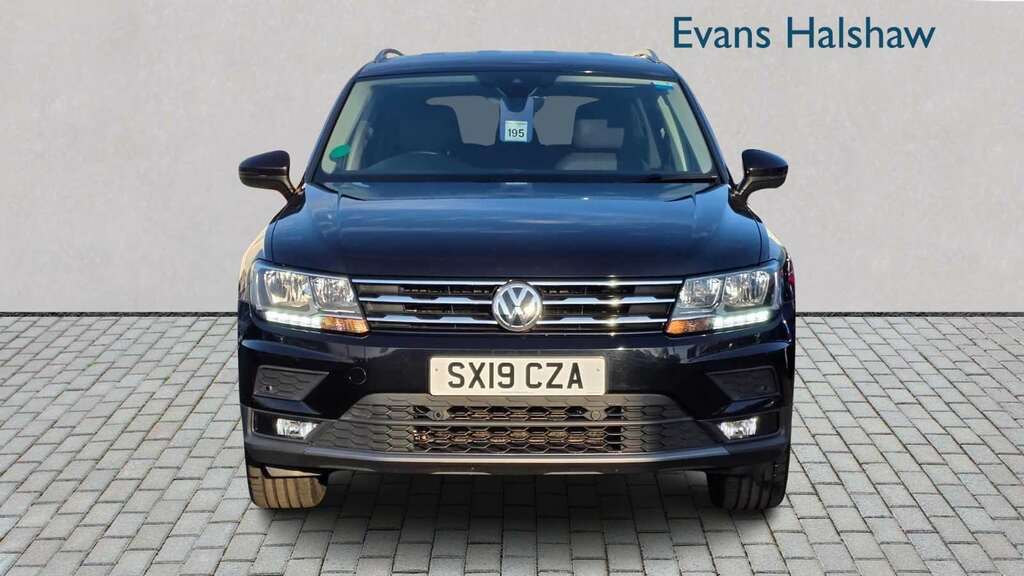 Volkswagen Tiguan Allspace 2.0 Tdi Match 2019 SX19CZA Black #3
