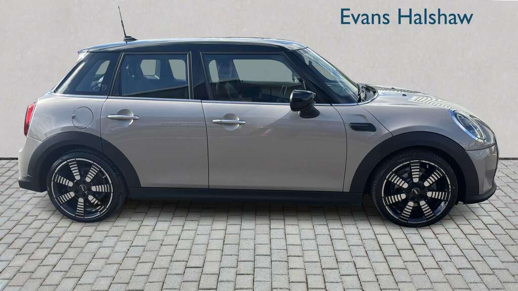 Mini Hatch 1.5 Cooper Exclusive 2022 KS71XHM Grey #3