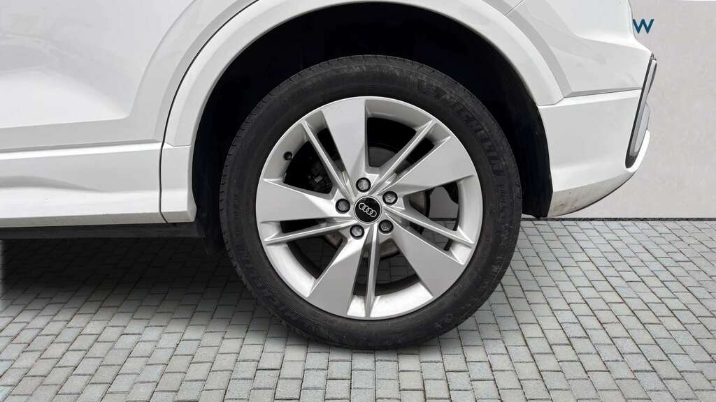 Audi Q2 35 Tfsi S Line S Tronic 2023 ME72CVG White #5