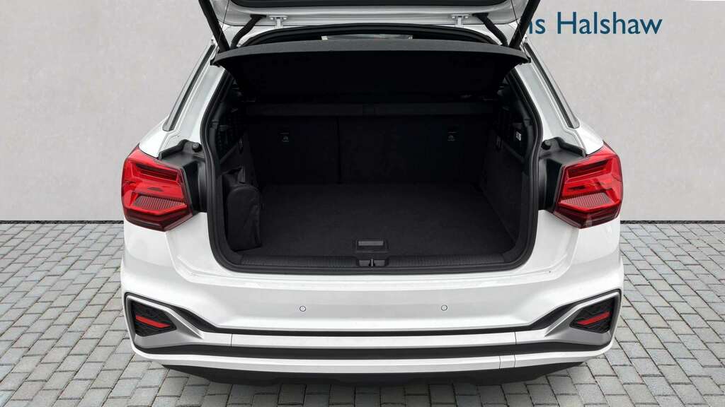 Audi Q2 35 Tfsi S Line S Tronic 2023 ME72CVG White #4