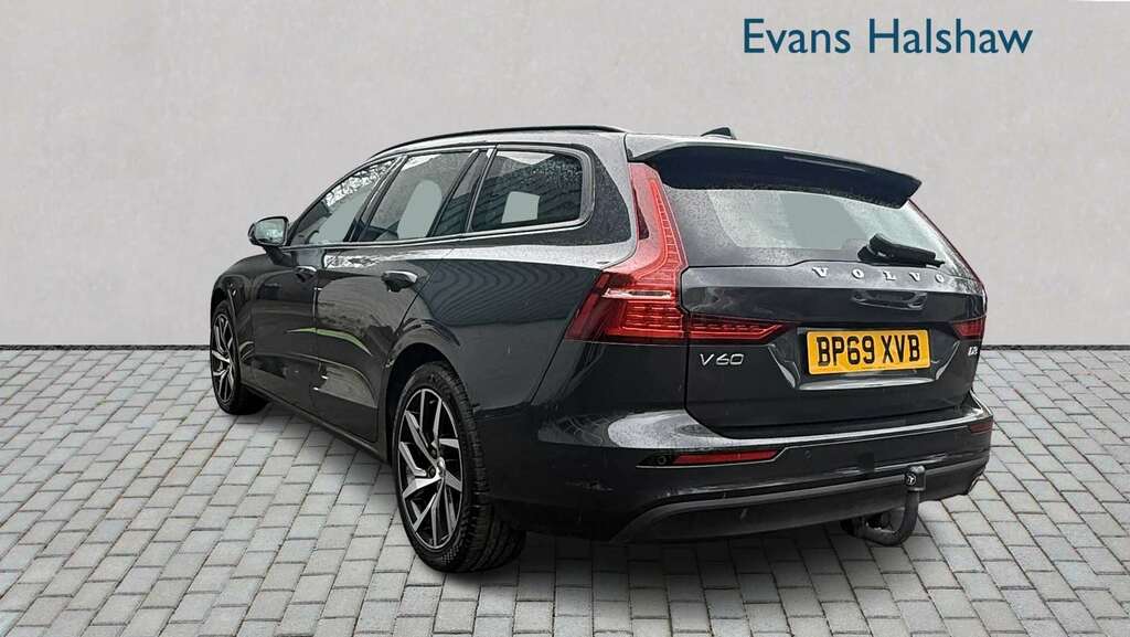 Volvo V60 2.0 D3 150 Momentum Plus 2020 Grey #4