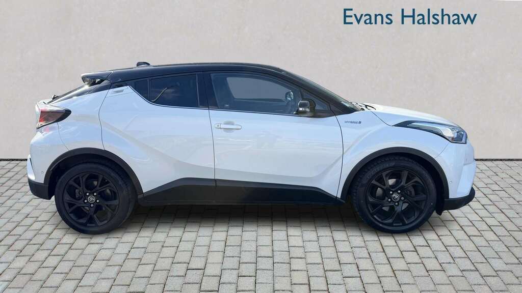 Toyota C-Hr 1.8 Hybrid Dynamic Cvt 2019 OGZ4728 White #2