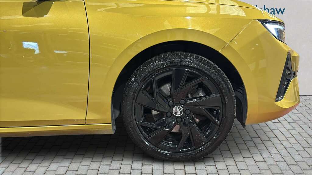 Vauxhall Astra 1.5 Turbo D Gs Line 2023 Yellow #6