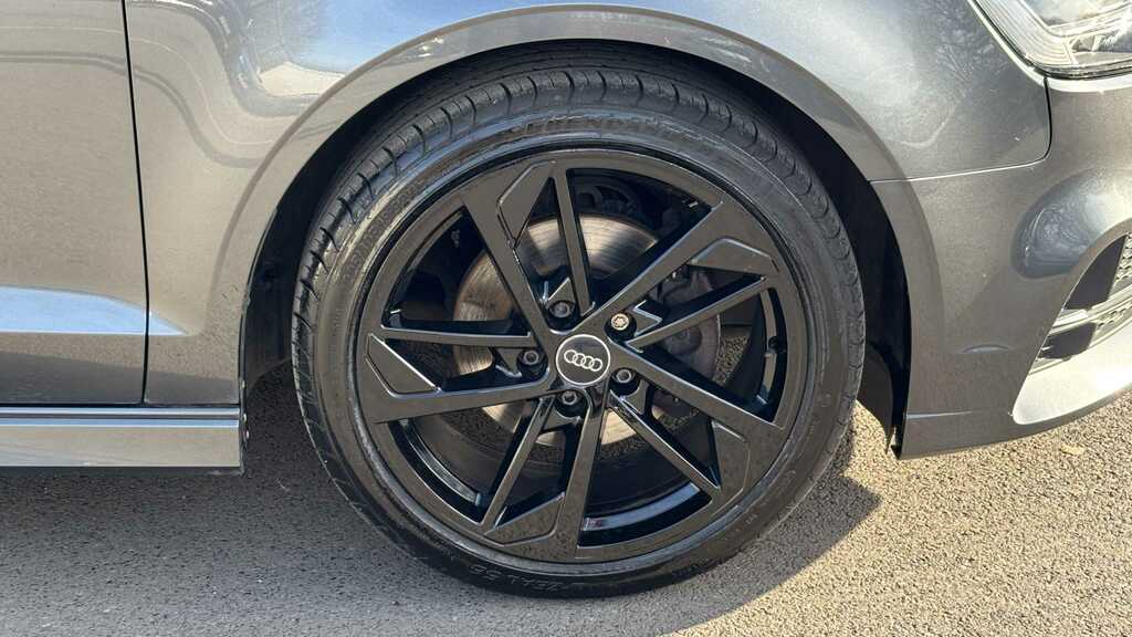 Audi A3 30 Tfsi Black Edition S Tronic 2018 RE68WVJ Grey #6