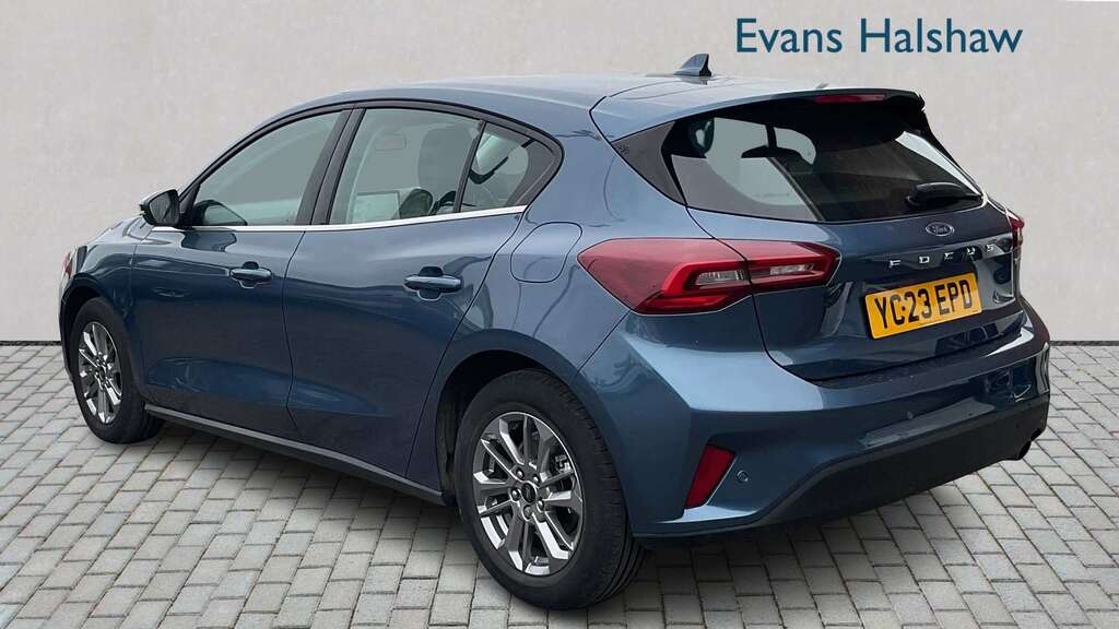 Ford Focus 1.0 Ecoboost Hybrid Mhev Titanium 2023 YC23EPD Blue #2