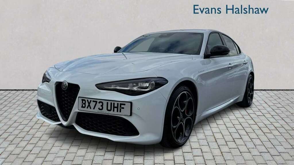 Alfa Romeo Giulia 2.0 Turbo Veloce 2023 White #3