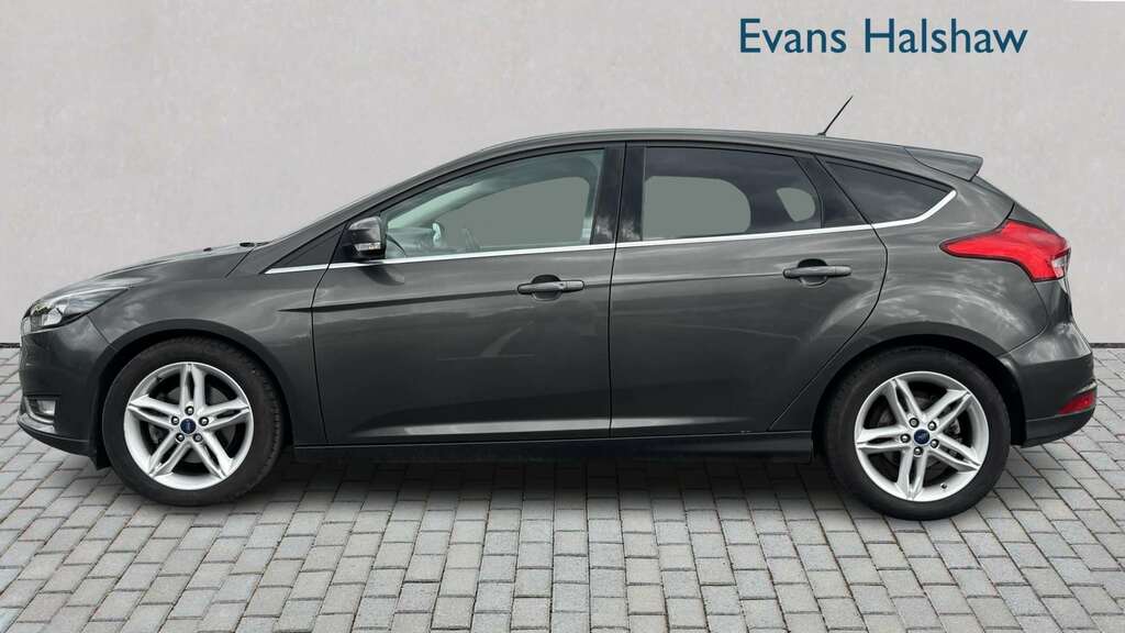 Ford Focus 1.5 Ecoboost Titanium 2017 Grey #4