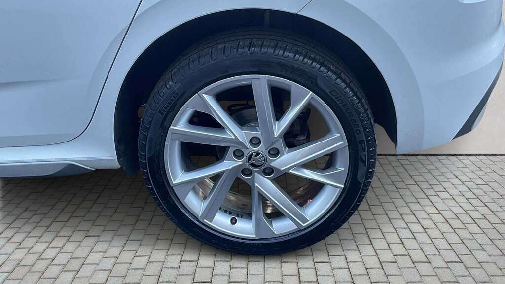 Skoda Kamiq 1.5 Tsi Se L Executive Dsg 2023 FY72XHD White #5