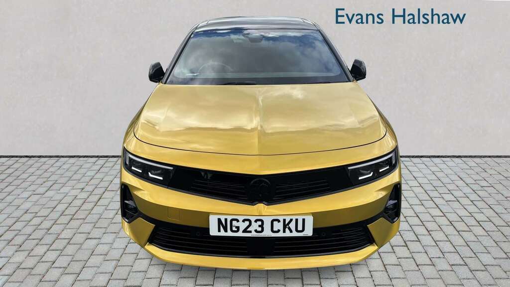 Vauxhall Astra 1.6 Plug-in Hybrid Ultimate 2023 Yellow #4