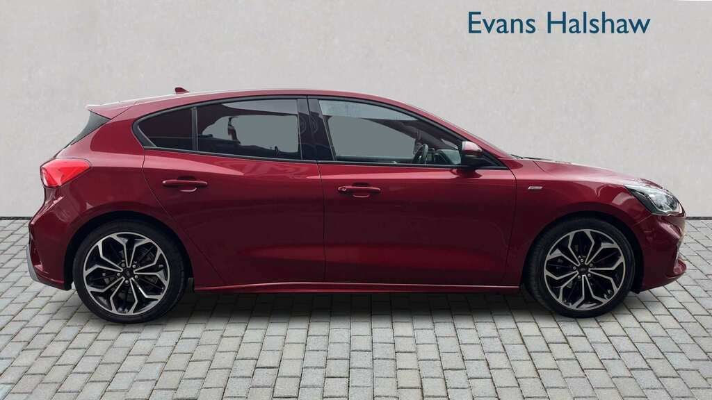 Ford Focus 1.0 Ecoboost 125 St-line X 2018 EU68NOH Red #3