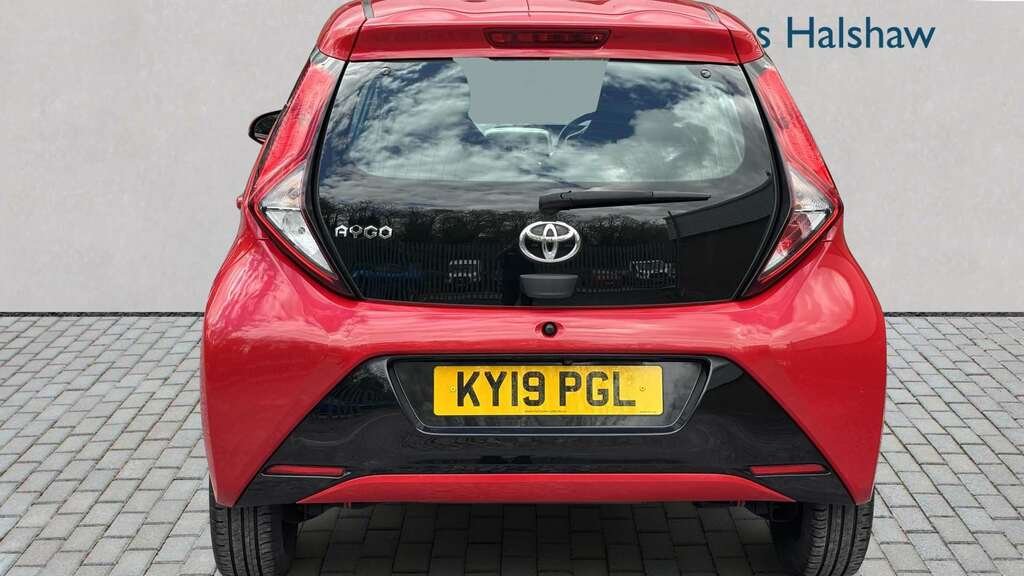 Toyota Aygo 1.0 Vvt-i X-play X-shift 2019 KY19PGL Red #6
