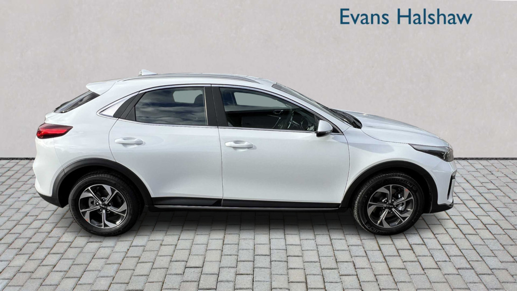 Kia Xceed 1.0T Gdi Isg 113 Pure Dct 2025 YY75FWC White #2