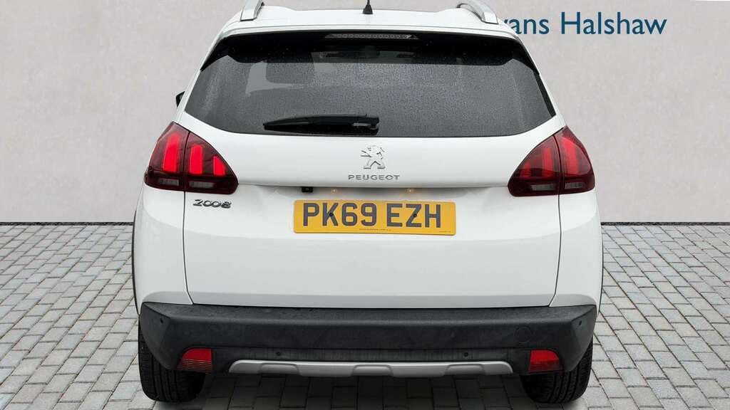 Peugeot 2008 1.2 Puretech 110 Allure Premium 2019 PK69EZH White #4