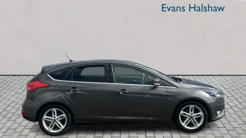 Ford Focus 1.5 Tdci 120 Titanium Navigation 2018 BG68TKC Grey #6