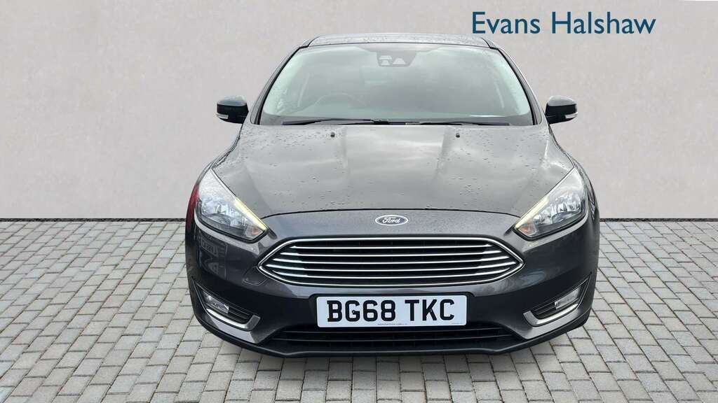 Ford Focus 1.5 Tdci 120 Titanium Navigation 2018 BG68TKC Grey #4