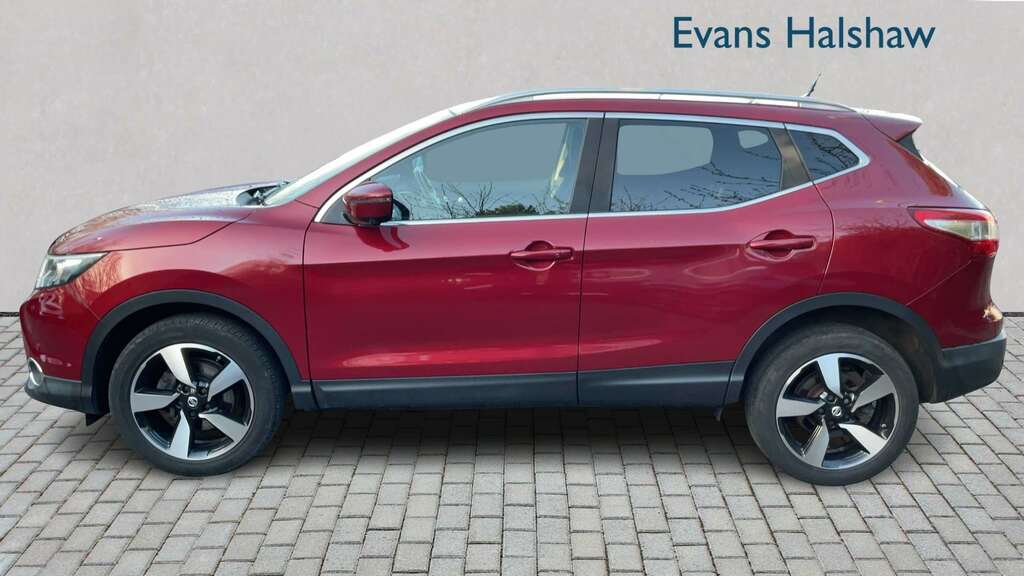 Nissan Qashqai 1.5 Dci N-connecta 2016 NL16VBZ Red #3
