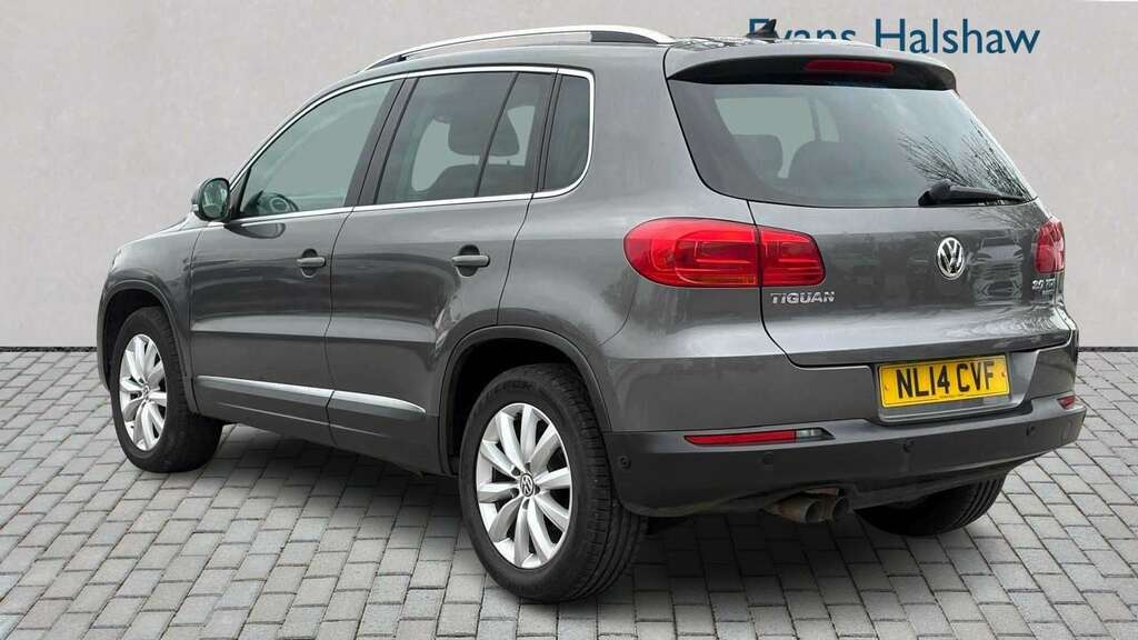 Volkswagen Tiguan 2.0 Tdi Bluemotion Tech Match Dsg 2014 NL14CVF Grey #2