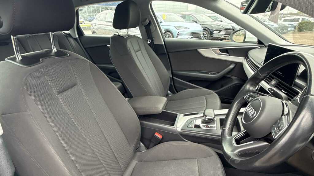 Audi A4 35 Tdi Technik S Tronic 2021 LR21XXT White #3