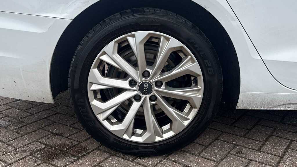 Audi A4 35 Tdi Technik S Tronic 2021 LR21XXT White #6