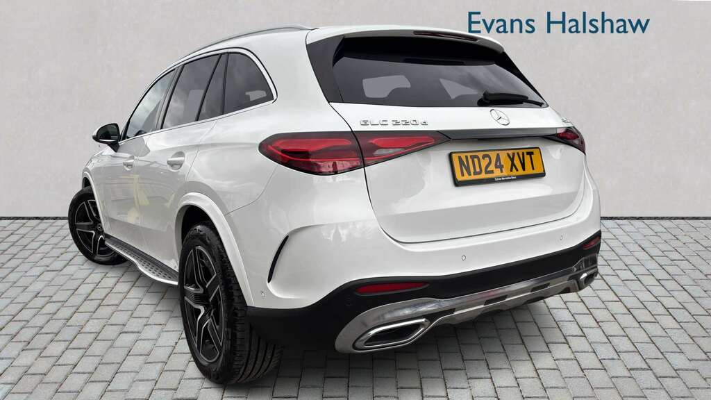 Mercedes-Benz GLC Class 220D 4Matic Amg Line 9G-tronic 2024 ND24XVT White #2