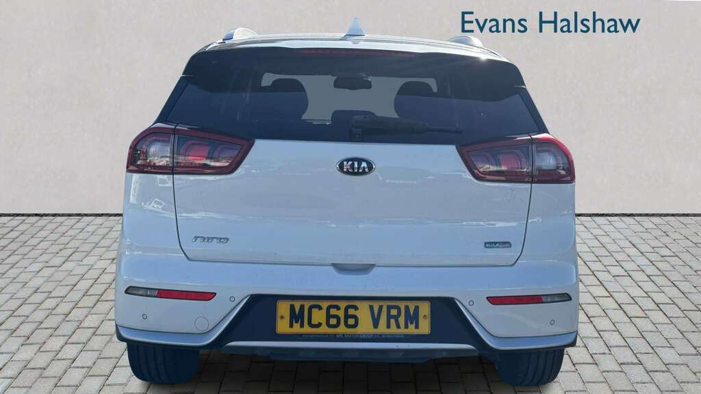 Kia Niro 1.6 Gdi Hybrid 3 Dct 2017 MC66VRM White #4