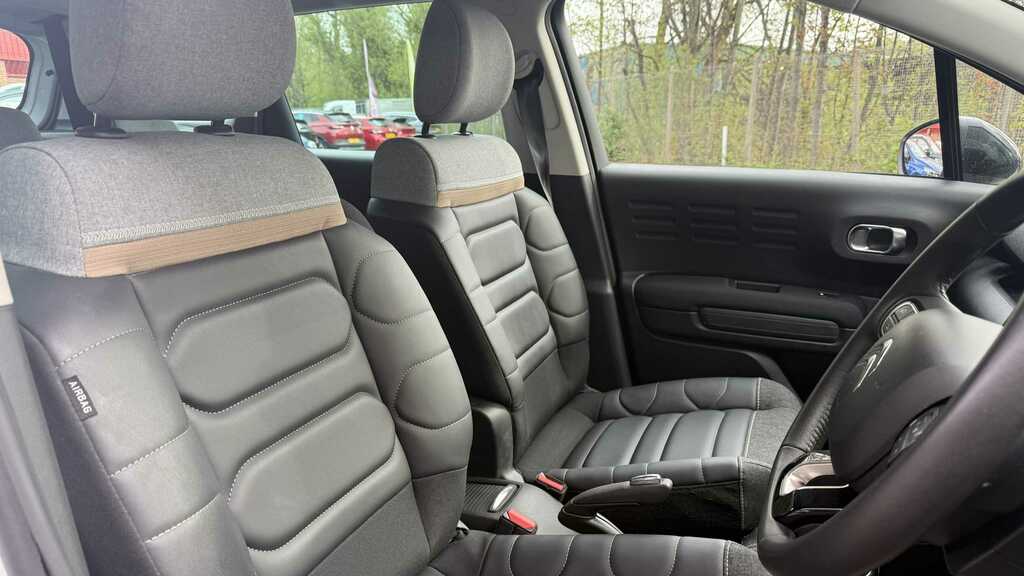 Citroen C3 Aircross 1.2 Puretech 130 Shine Plus Eat6 2022 YP22MWE White #6