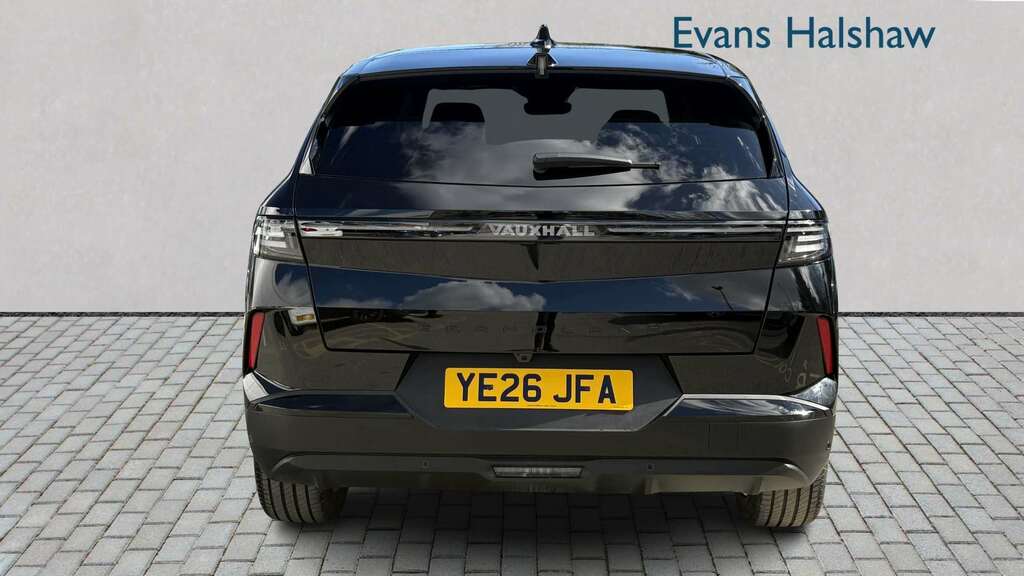Vauxhall Grandland 1.2 Hybrid 145 Ultimate E-dct6 Fixed Roof 20 YE26JFA Black #2