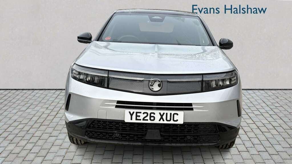 Vauxhall Grandland 1.2 Hybrid 145 Design E-dct6 2026 YE26XUC White #5