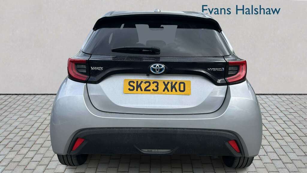 Toyota Yaris 1.5 Hybrid Design Cvt 2023 SK23XKO Silver #6