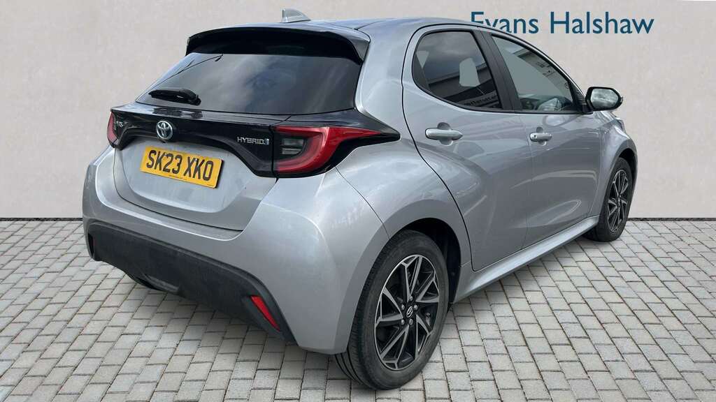 Toyota Yaris 1.5 Hybrid Design Cvt 2023 SK23XKO Silver #5