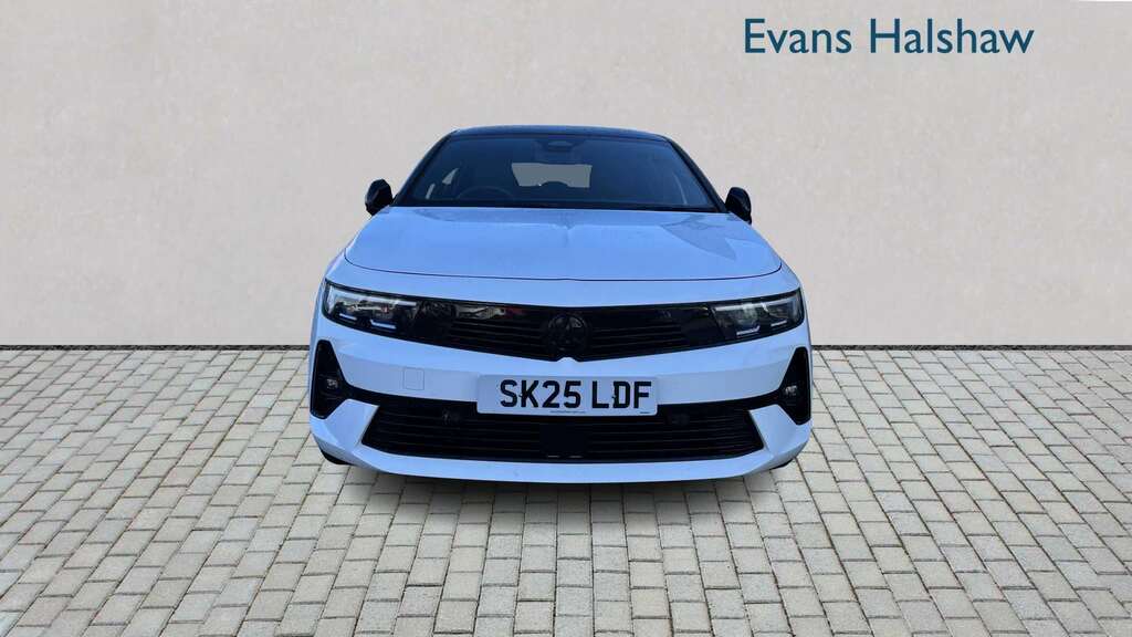 Vauxhall Astra 1.2 Turbo 130 Ultimate 2025 SK25LDF White #4