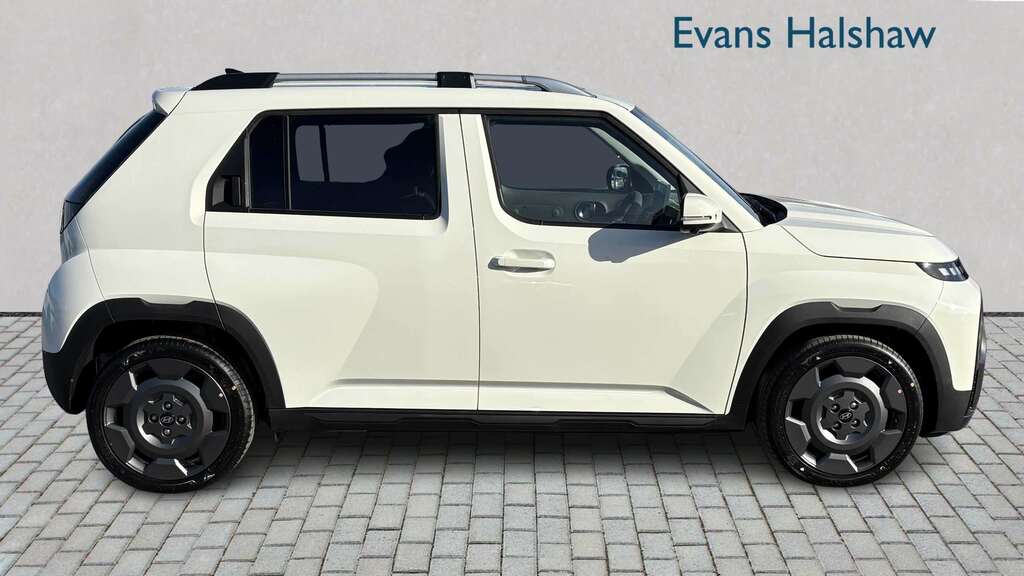 Hyundai Inster 85Kw Cross 49Kwh 2026 YC26OOD Brown #3