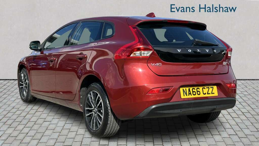 Volvo V40 D2 120 Momentum Nav Plus 2016 NA66CZZ Red #2