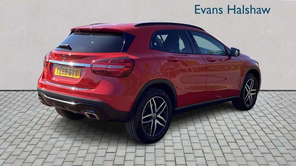 Mercedes-Benz GLA Class 180 Urban Edition 2019 YE69GYY Red #4