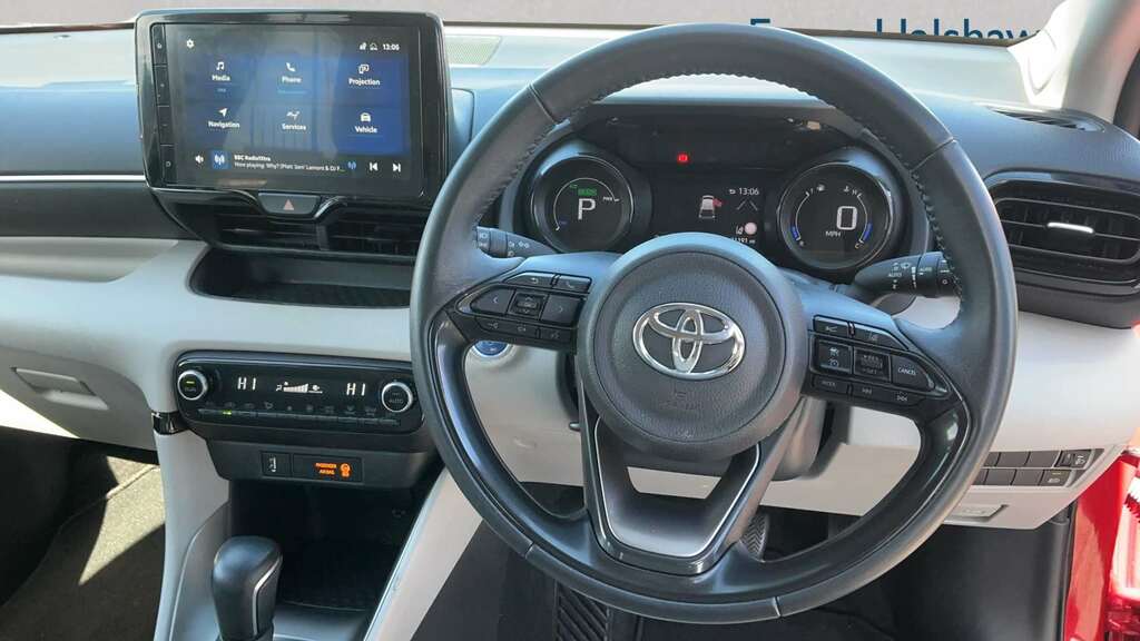 Toyota Yaris 1.5 Hybrid Excel Cvt 2023 BF23VKV Red #5