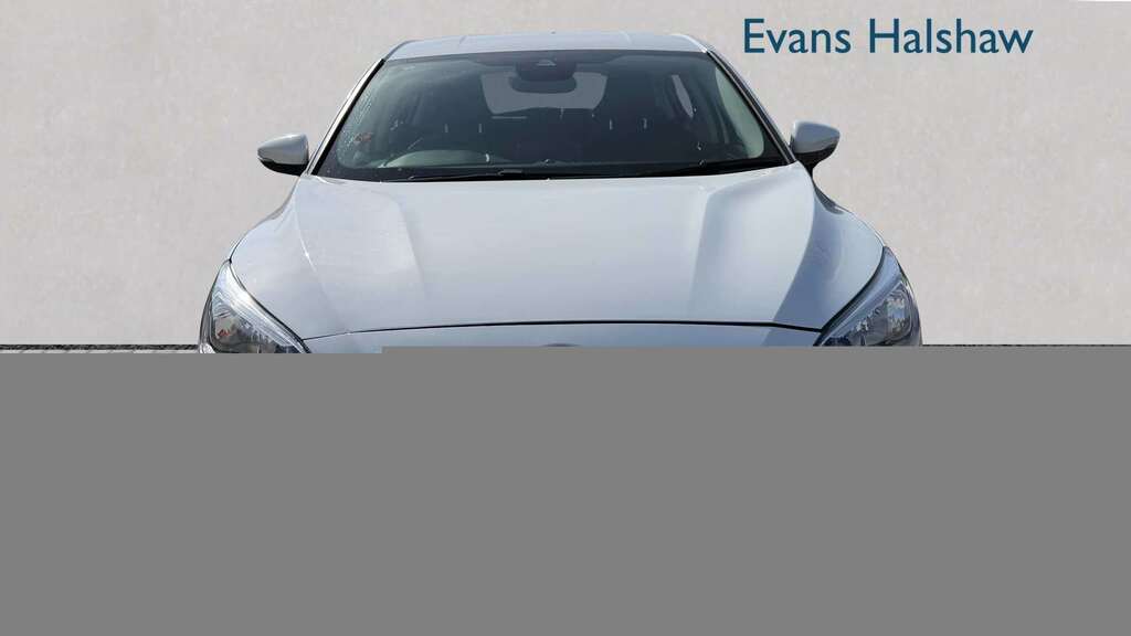 Ford Focus 1.0 Ecoboost 125 Zetec 2019 SE68XRY White #3