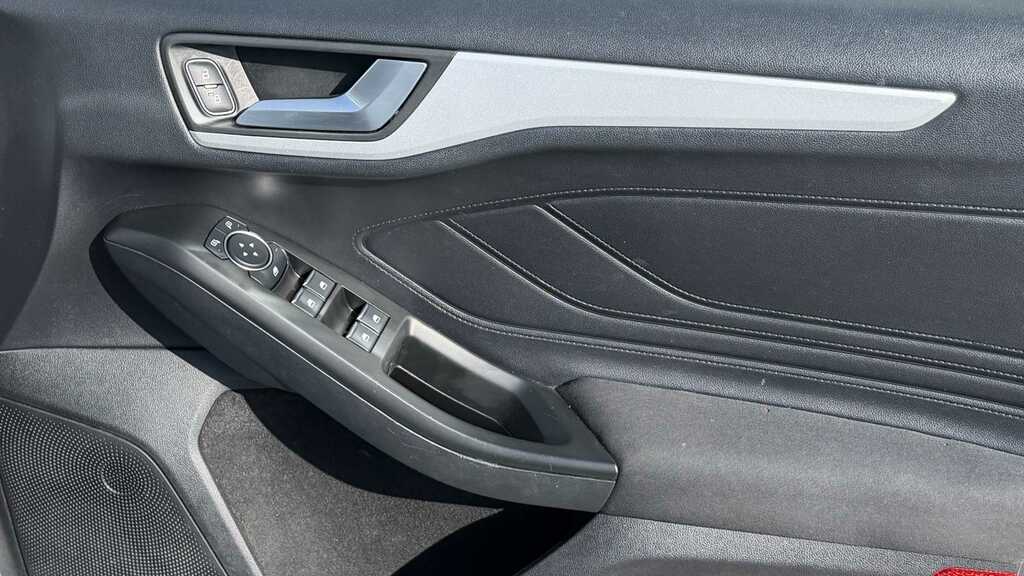 Ford Focus 1.0 Ecoboost 125 Zetec 2019 SE68XRY White #6