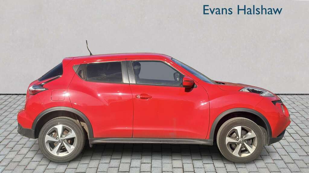 Nissan Juke 1.6 112 Acenta 2019 YB19PMK Red #3